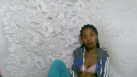 Snapshot of rosiahot1 chatting on October 5, 7:39 am rosia online show from October 5, 7:39 am