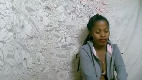 Snapshot of rosiahot1 chatting on October 16, 1:56 pm rosia online show from October 16, 1:56 pm