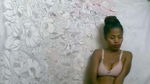 Snapshot of rosiahot1 chatting on October 18, 5:57 pm rosia online show from October 18, 5:57 pm