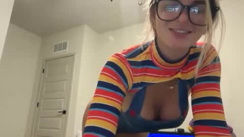 Rosie  online show from October 22, 1:06 am