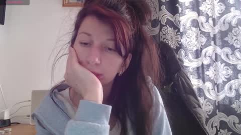 RosieHayes online show from November 15, 9:06 am