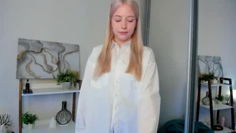 Snapshot of rosiothomer chatting on May 26, 4:19 am Donya online show from May 26, 4:19 am