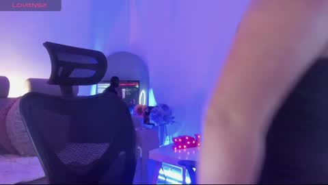 ross_lee online show from April 8, 8:53 pm