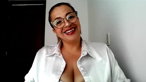 Rossana  online show from June 3, 2:55 pm
