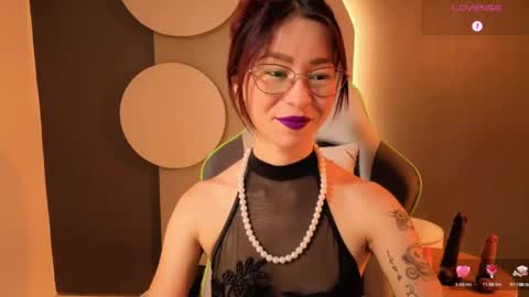 Miss Rosse online show from May 14, 2:02 pm