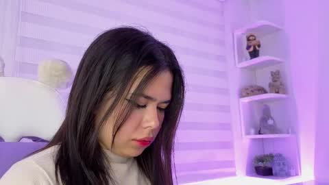 Snapshot of rosse_amyy chatting on May 10, 9:53 pm online show from May 10, 9:53 pm
