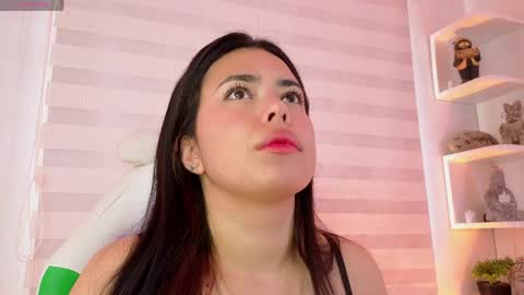 Snapshot of rosse_amyy chatting on May 29, 12:14 pm online show from May 29, 12:14 pm