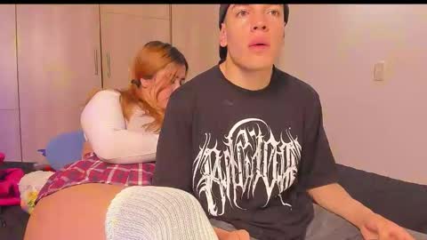 Snapshot of rosse_and_jack23 chatting on May 31, 12:19 am rosse and jack online show from May 31, 12:19 am