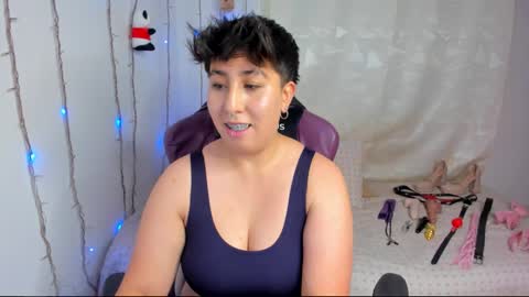 ROSSE DEMOND  online show from March 17, 9:40 pm