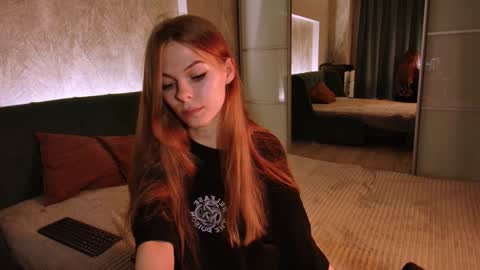 rosy_black_ online show from December 7, 2:46 pm