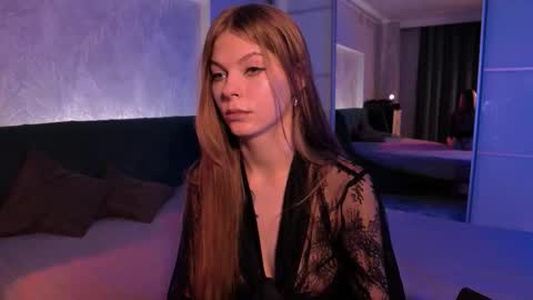 rosy_black_ online show from November 18, 11:25 am