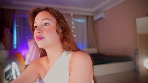 Snapshot of rosyemily chatting on September 14, 7:51 am Hi Im Maria Check my Bio online show from September 14, 7:51 am