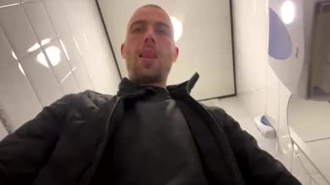 Snapshot of rotteei1 chatting on October 16, 8:48 am rotteei1 online show from October 16, 8:48 am