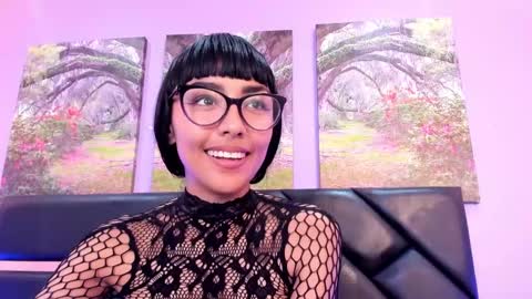 Snapshot of roulyy chatting on January 11, 8:11 am JESSY ROULY online show from January 11, 8:11 am