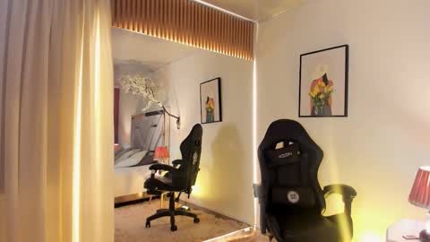 Snapshot of rouse_taylor__ chatting on January 13, 12:43 pm rouse_taylor__ online show from January 13, 12:43 pm