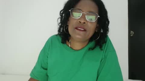 luxa online show from October 18, 4:19 pm