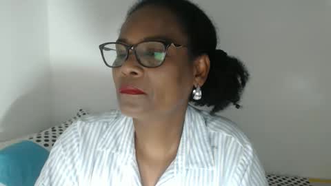 luxa online show from March 8, 8:23 pm