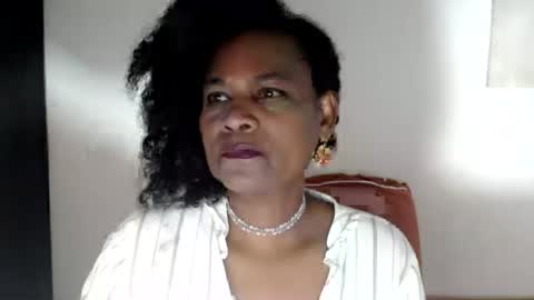 luxa online show from July 17, 1:18 pm