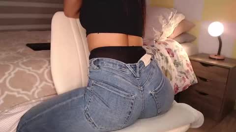 Rouss marie henao  online show from May 19, 1:56 am