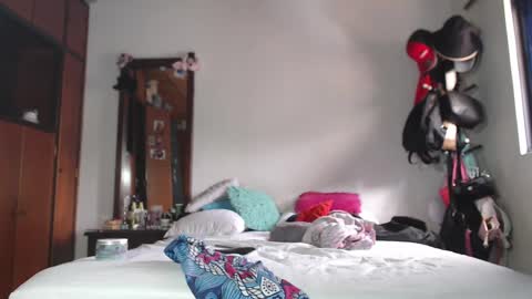 Snapshot of rousse_ellise1 chatting on March 2, 7:45 pm rousse online show from March 2, 7:45 pm