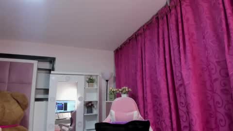 rousse_hills_ online show from May 26, 11:12 pm