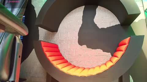 rousse gil online show from January 8, 11:45 am