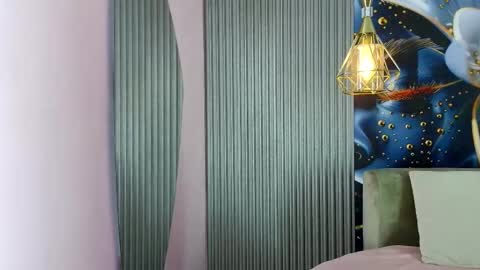 Snapshot of rouxinferno_cr chatting on February 22, 3:51 am rouxinferno_cr online show from February 22, 3:51 am