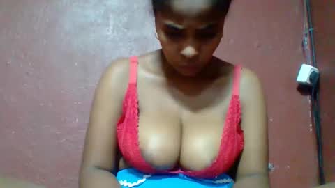 rovaelyah online show from February 13, 7:59 am