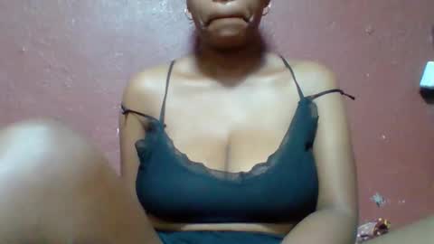 rovaelyah online show from March 4, 2:50 am