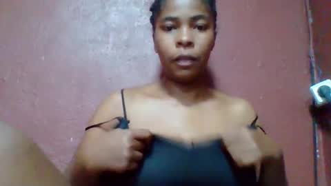 rovaelyah online show from April 17, 2:36 am