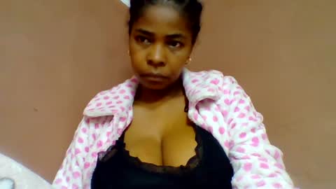rovaelyah online show from July 11, 2:03 am
