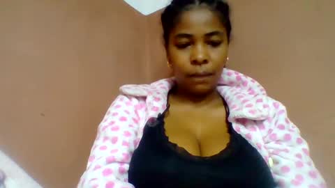rovaelyah online show from July 12, 2:46 am