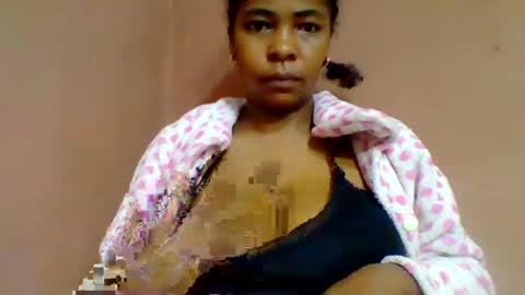 rovaelyah online show from July 14, 1:30 am