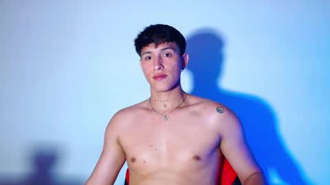 rowanboy23 online show from February 28, 10:44 pm