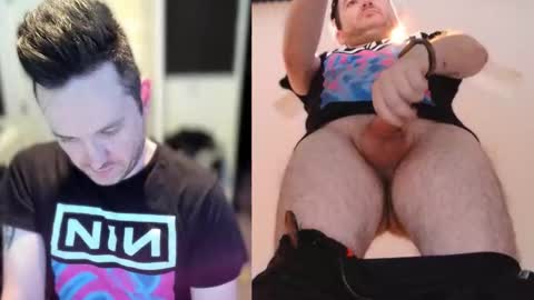 Snapshot of rowanvoid chatting on November 6, 11:37 pm Rowan Void online show from November 6, 11:37 pm