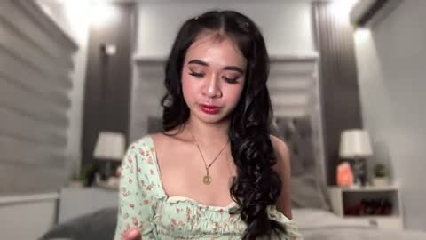 Snapshot of roweena_rodrigo69x chatting on July 3, 6:25 pm roweena online show from July 3, 6:25 pm