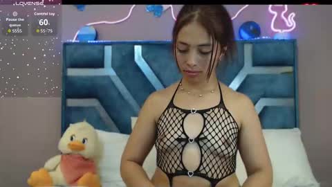 Snapshot of roxan_fox_ chatting on March 2, 5:08 am Roxane online show from March 2, 5:08 am