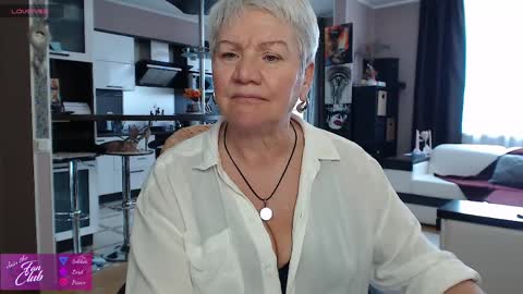 Roxana online show from April 7, 1:55 pm