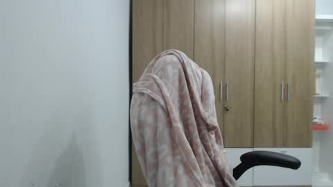 Roxana online show from April 19, 1:27 am