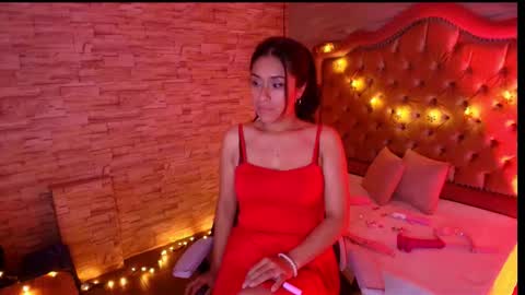 roxanne_han online show from October 15, 11:32 am