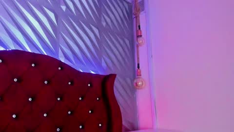 roxanne_han online show from June 2, 2:52 pm