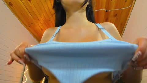 roxanne_tay online show from January 6, 10:58 pm