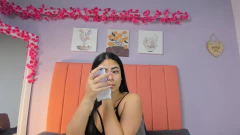 Snapshot of roxanneowens chatting on June 2, 12:07 pm Juliana 3 online show from June 2, 12:07 pm