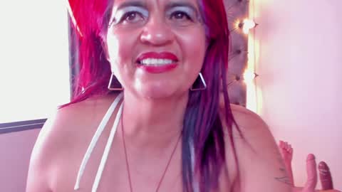 Snapshot of roxettemature chatting on January 19, 3:53 pm RoxetteMature online show from January 19, 3:53 pm