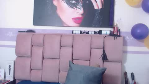 Snapshot of roxettemature chatting on October 11, 11:53 am RoxetteMature online show from October 11, 11:53 am