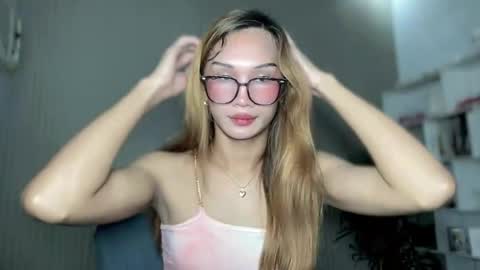 Snapshot of roxie_walton69x chatting on April 25, 3:09 pm Roxie online show from April 25, 3:09 pm