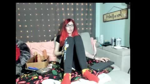 roxihazeleyes online show from February 9, 4:36 am