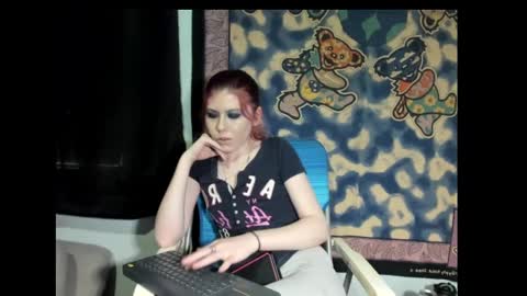 roxihazeleyes online show from March 8, 1:57 pm