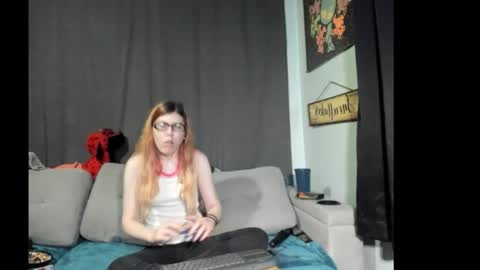 roxihazeleyes online show from October 27, 1:15 pm