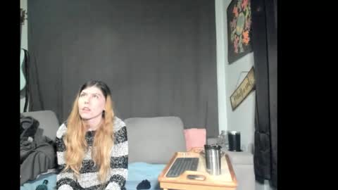 roxihazeleyes online show from March 13, 2:01 pm